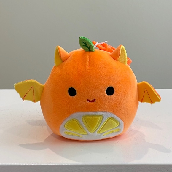 ⚡️NWT 3.5” Barnet the Orange Fruit Bat Blacklight Squishmallow Clip - Picture 1 of 4